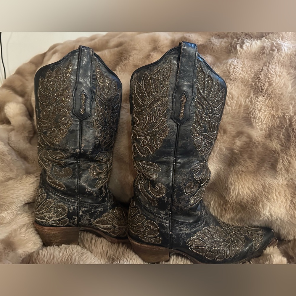 Corral Black Leather Western Boots – Size 8M – Gold Embroidery – Distressed